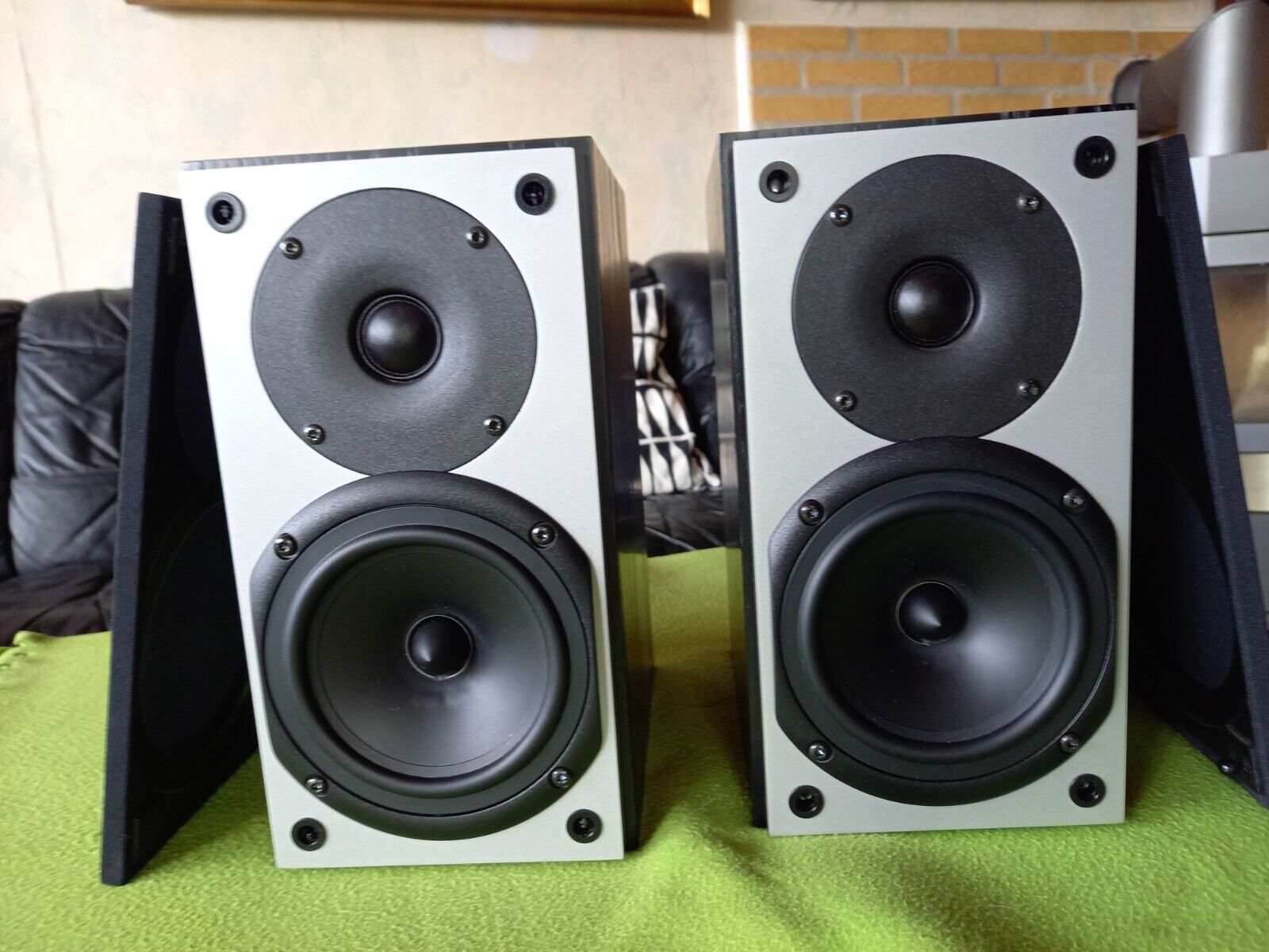 System Audio SA 705 - HandMade in Denmark Bookshelf monitor Loudspeakers - Boxed