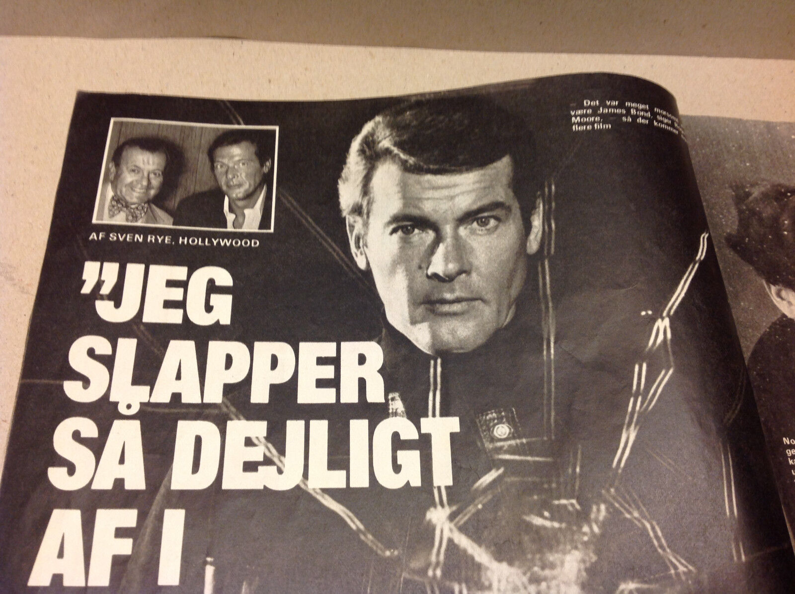 QUEEN SONJA KING HARALD HAAKON MAGNUS ROGER MOORE COVER VTG Danish Magazine 1973