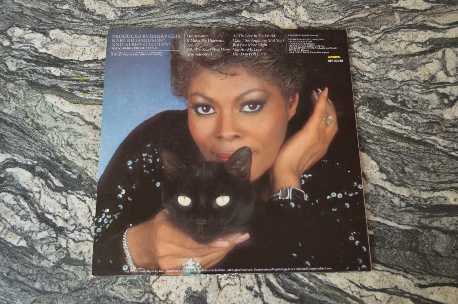 DIONNE WARWICK HEARTBREAKER Vinyl LP 12" Year 1982Excellent Condition (EX)