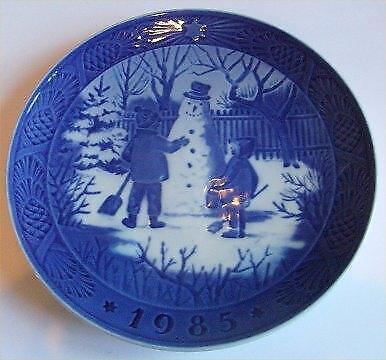 Royal Copenhagen RC Christmas Plate 1985