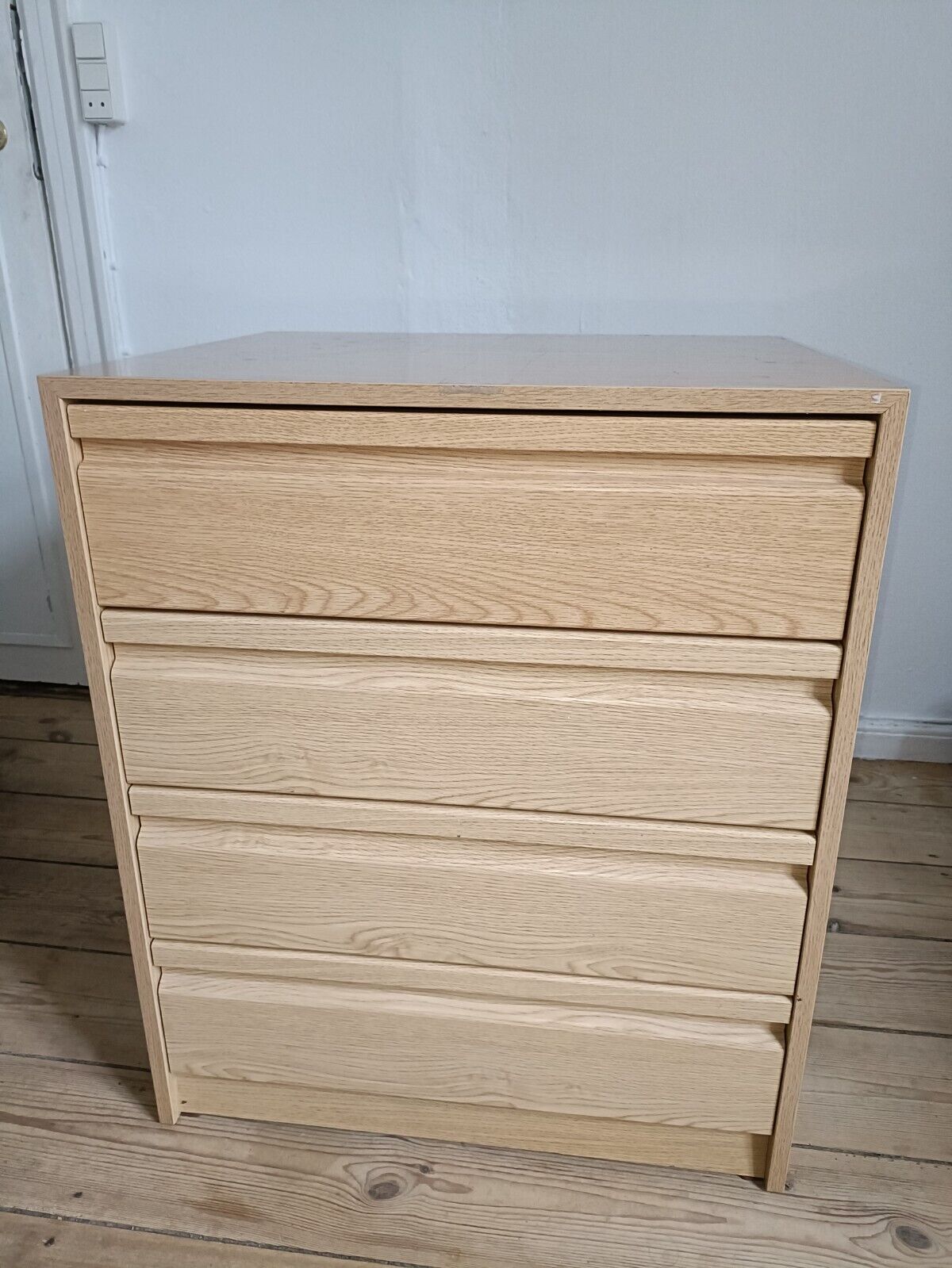 Wooden  4-Drawer Dresser