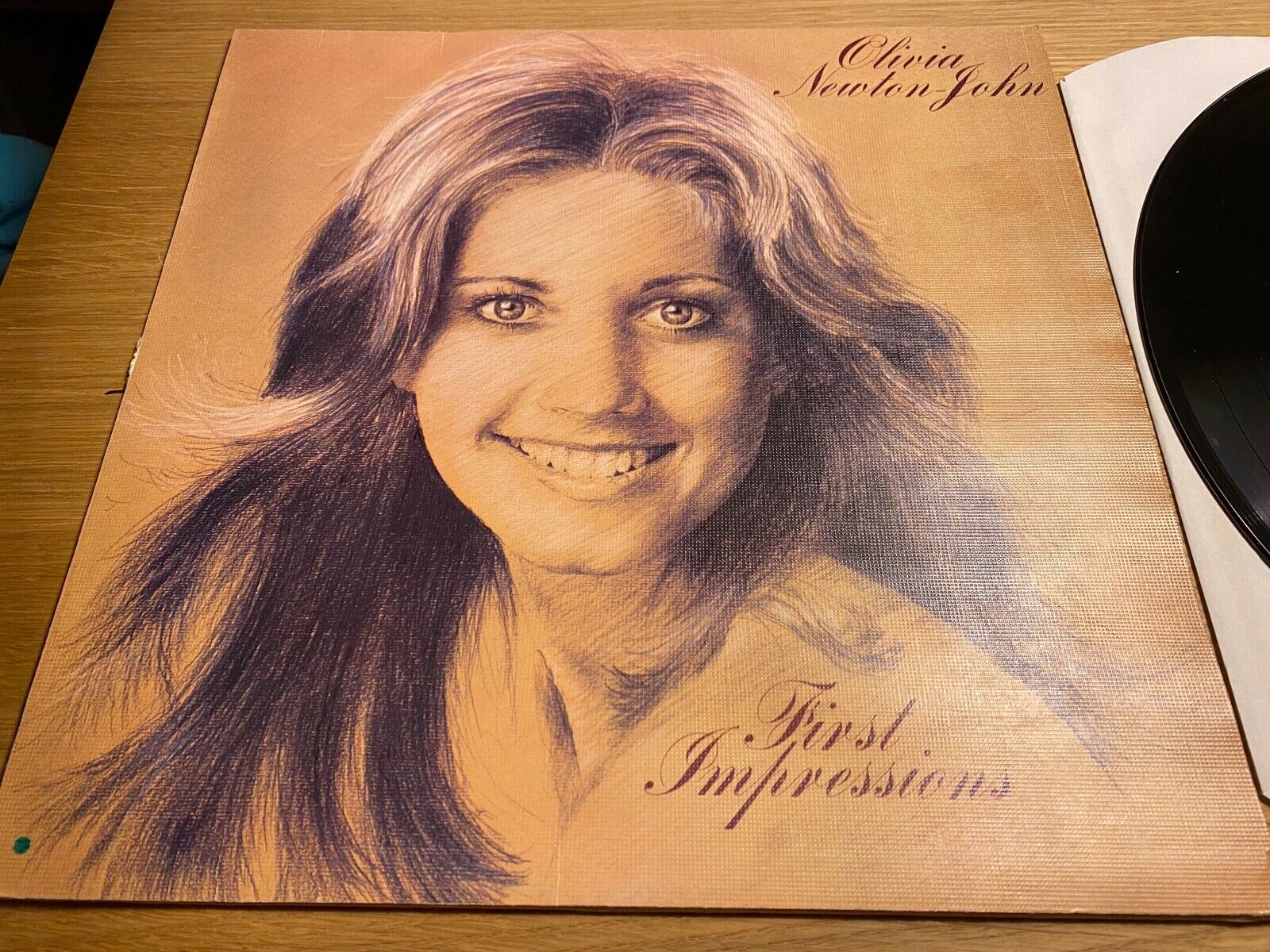 OLIVIA NEWTON-JOHN "FIRST IMPRESSIONS" 1974 EMI RECORDS DENMARK VINYL 12" LP NCB