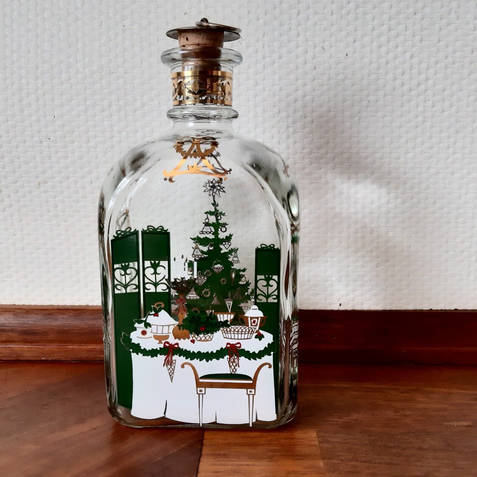 1996 GOLDEN CHRISTMAS Calendar BOTTLE with  2 DRAM GLASSES HOLMEGAARD