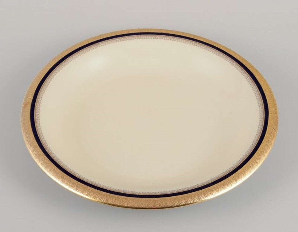 Hutschenreuther Germany Round serving platter from the "Margarete" series