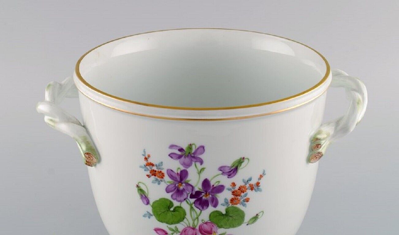 Meissen wine / champagne cooler in hand-painted porcelain with flowers