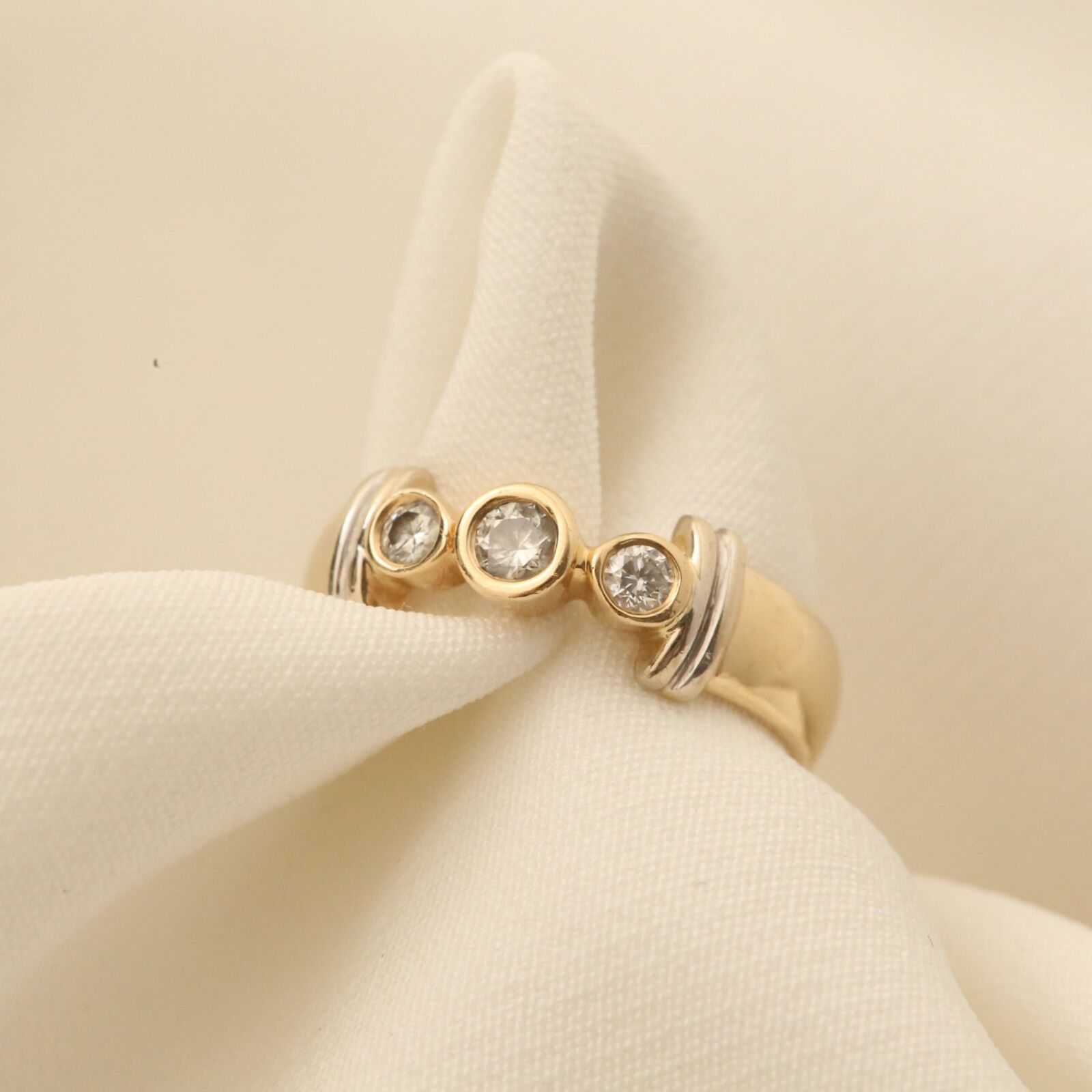 Ring with diamond in 14K Gold size 5¼ | Solid Gold | Quality Fine