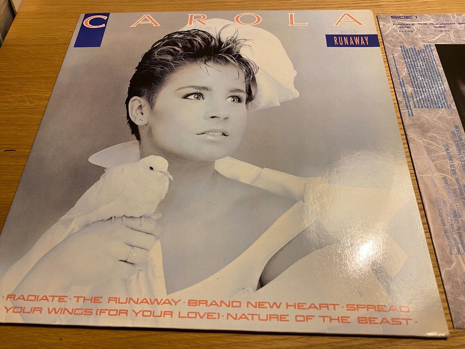 CAROLA "RUNAWAY" 1986 POLYDOR RECORDS 12" 33 RPM MAURICE GIBB