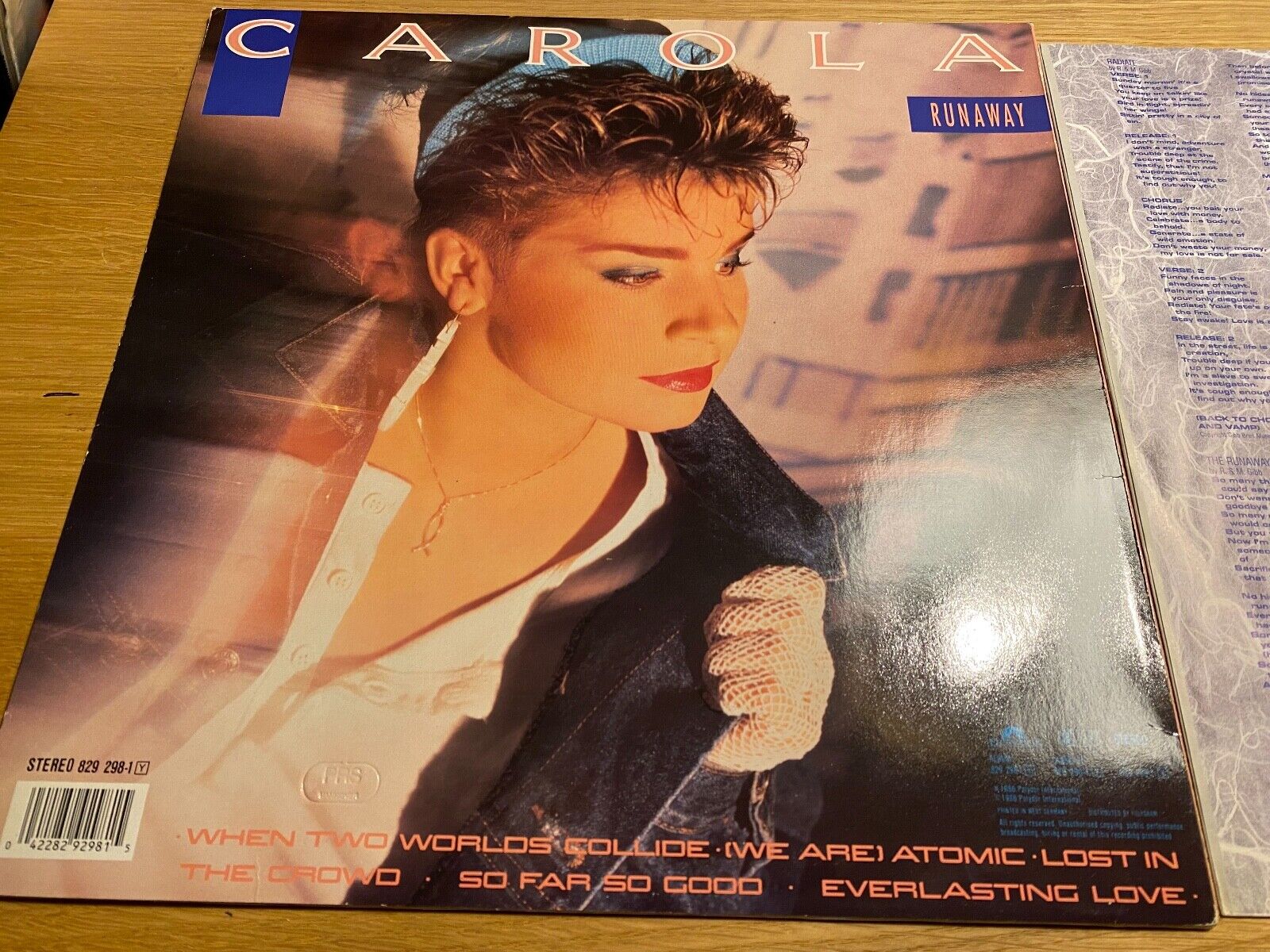 CAROLA "RUNAWAY" 1986 POLYDOR RECORDS 12" 33 RPM MAURICE GIBB