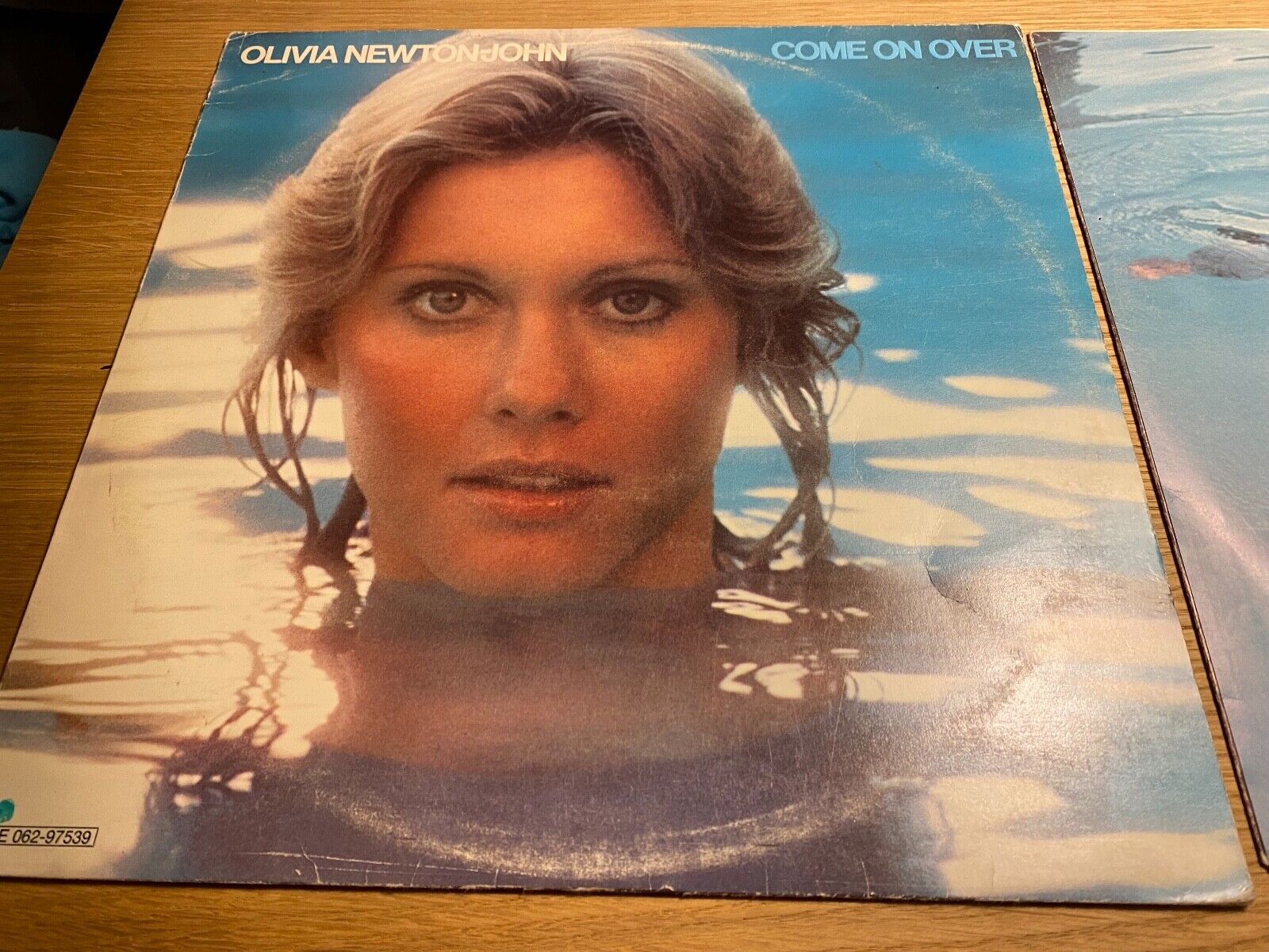 OLIVIA NEWTON-JOHN "COME ON OVER" 1976 EMI RECORDS DENMARK VINYL 12" LP NCB RARE