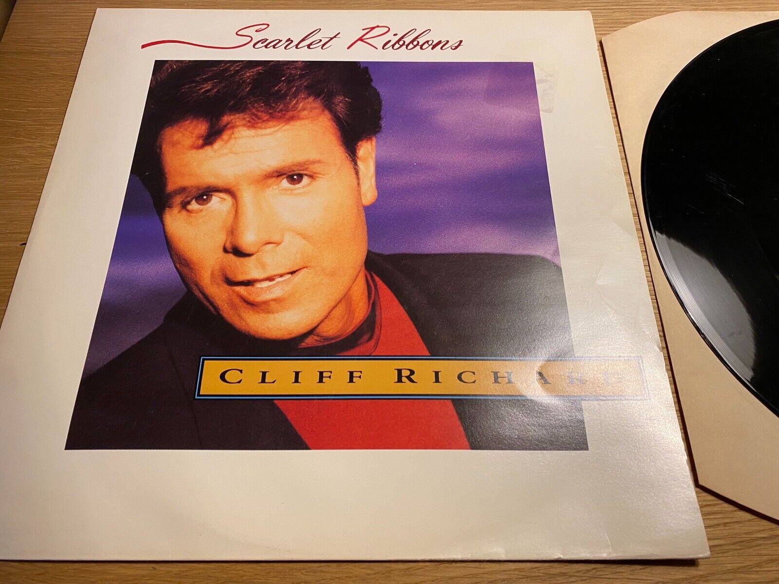 CLIFF RICHARD  ASWAD "SCARLET RIBBONS  1991 12" VINYL MAXI SINGLE EMI RECORDS