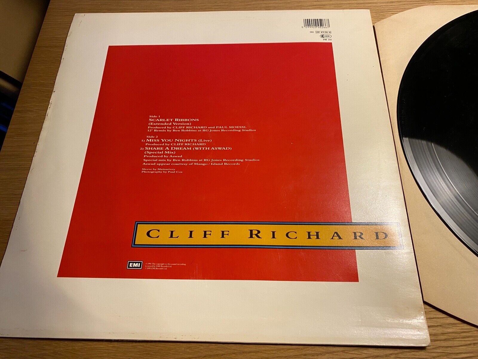 CLIFF RICHARD  ASWAD "SCARLET RIBBONS  1991 12" VINYL MAXI SINGLE EMI RECORDS