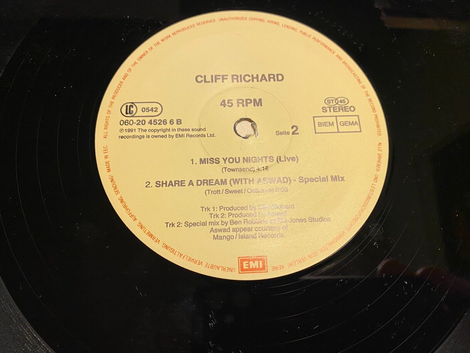 CLIFF RICHARD  ASWAD "SCARLET RIBBONS  1991 12" VINYL MAXI SINGLE EMI RECORDS