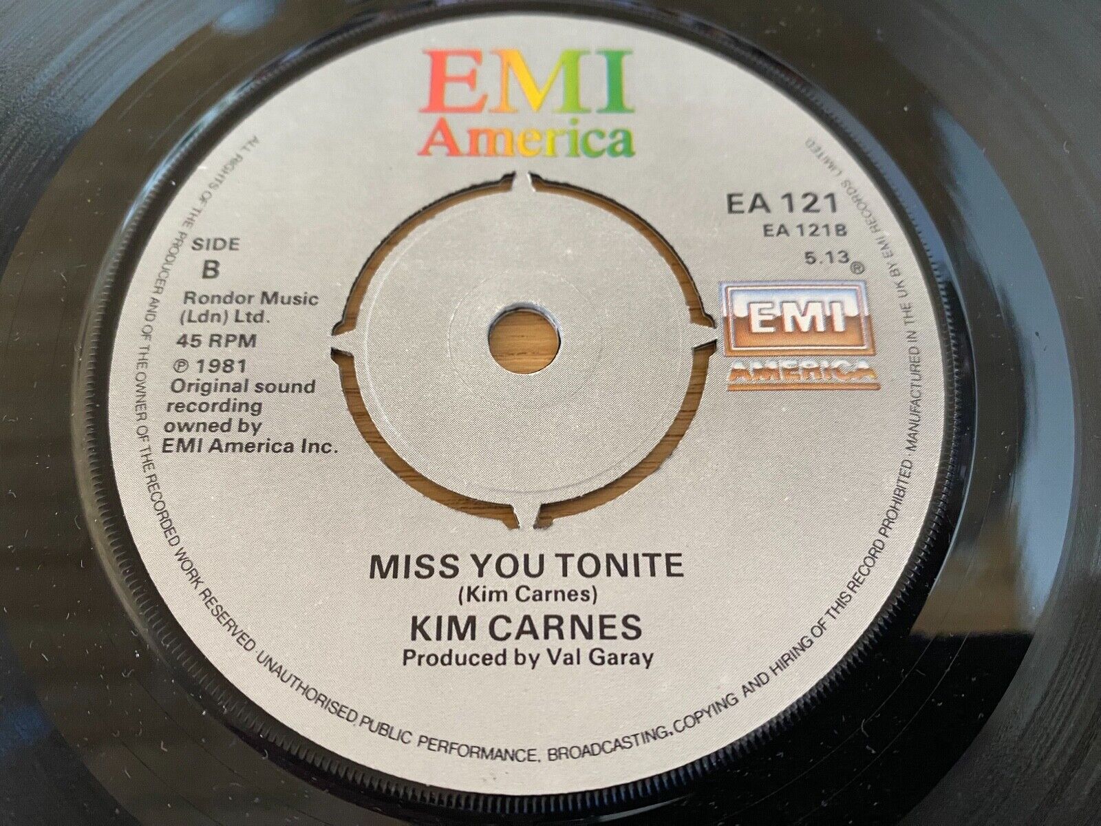 KIM CARNES "BETTE DAVIS EYES / MISS YOU TONITE" 1981 EMI AMERICA RECORDS UK 7"