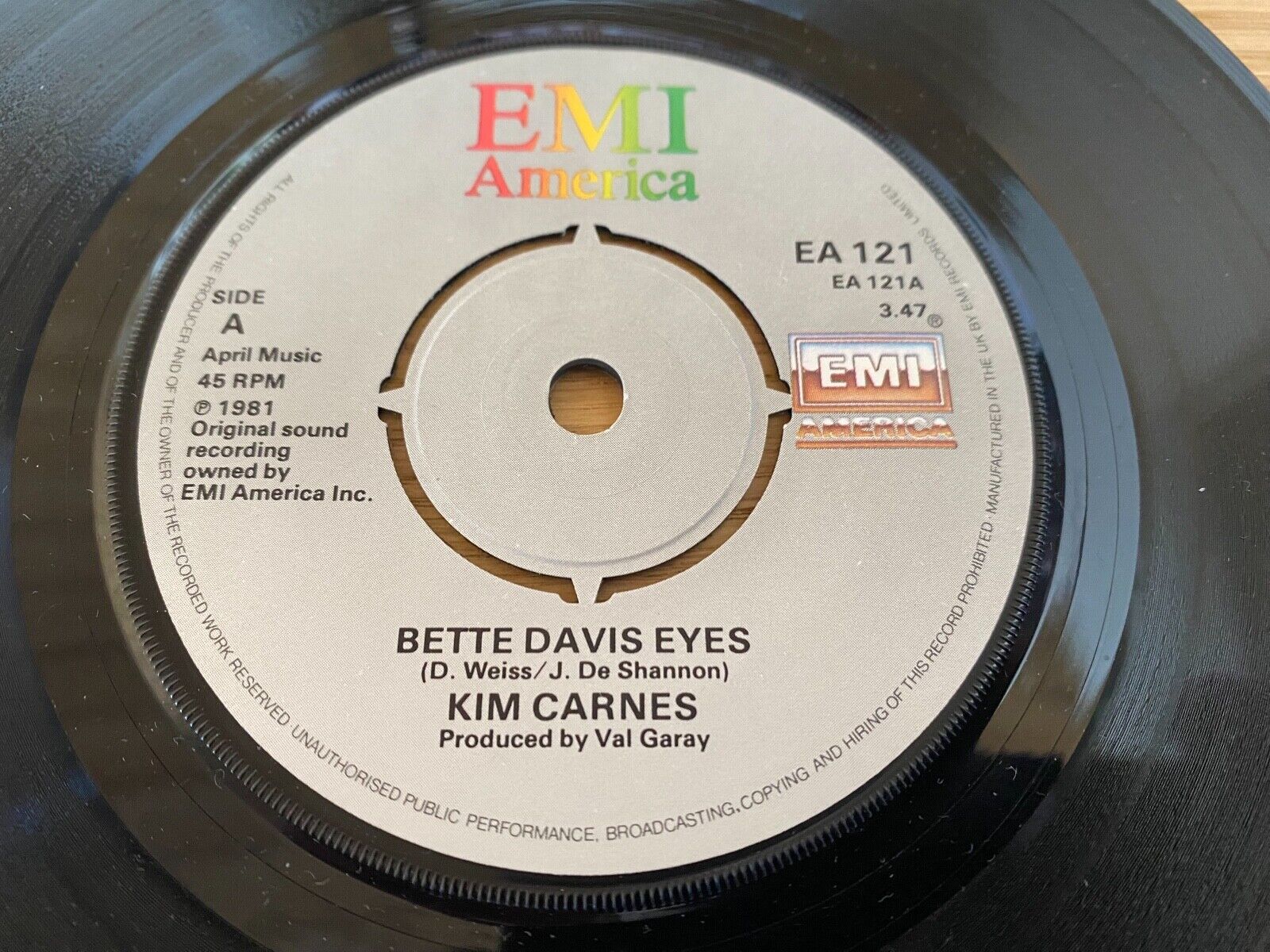 KIM CARNES "BETTE DAVIS EYES / MISS YOU TONITE" 1981 EMI AMERICA RECORDS UK 7"