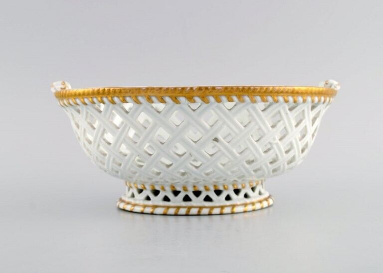 Antique Meissen bowl in openwork porcelain with hand-painted gold decoration