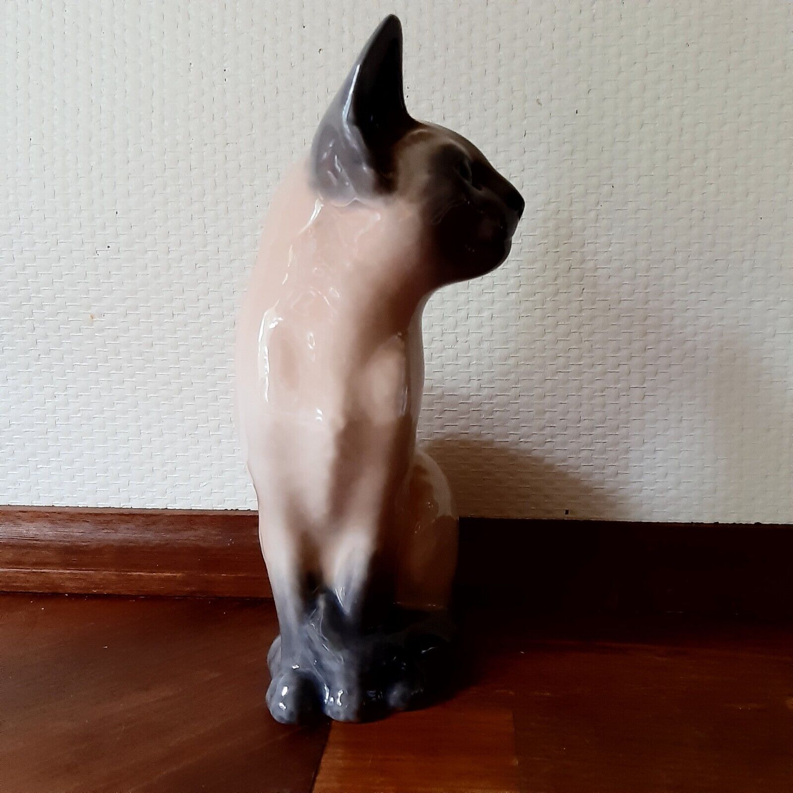 SIAMESE CAT by Th Madsen for ROYAL COPENHAGEN # 3281 Fact FIRST & very sweet