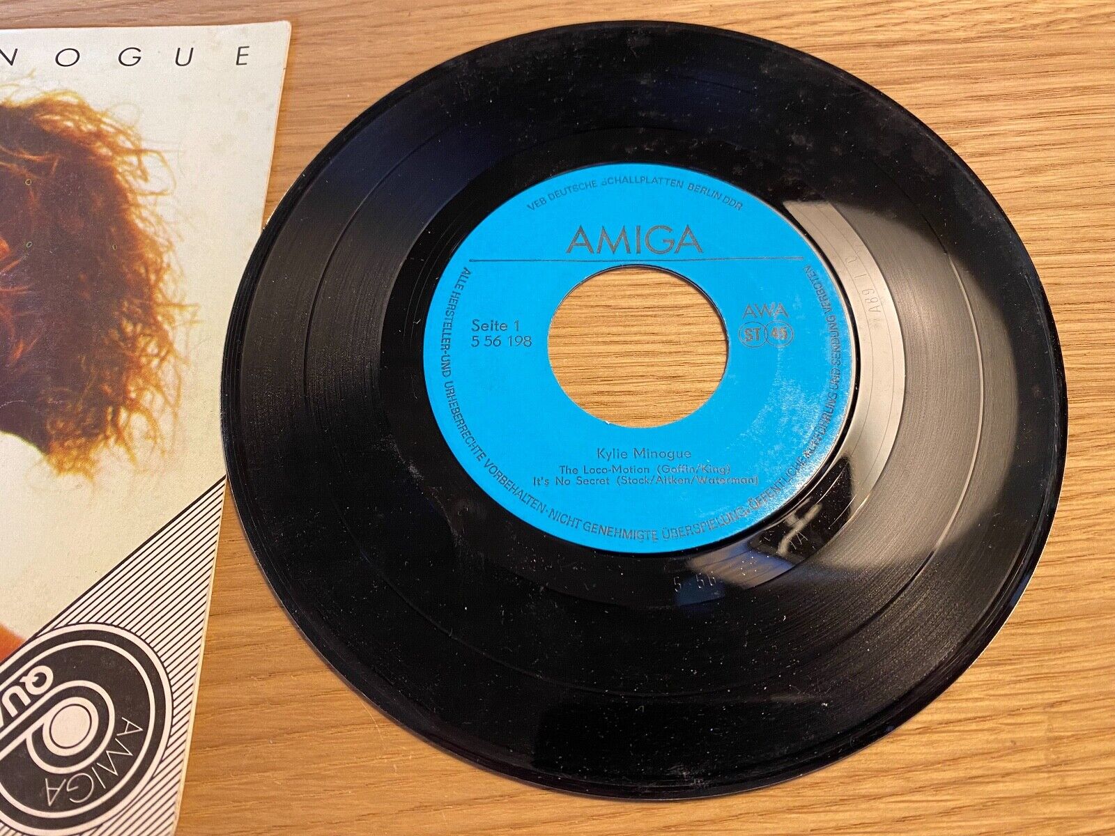 KYLIE MINOGUE "THE LOCO-MOTION/IT´S NO SECRET/I SHOULD BE SO LUCKY" AMIGA AWA 7"