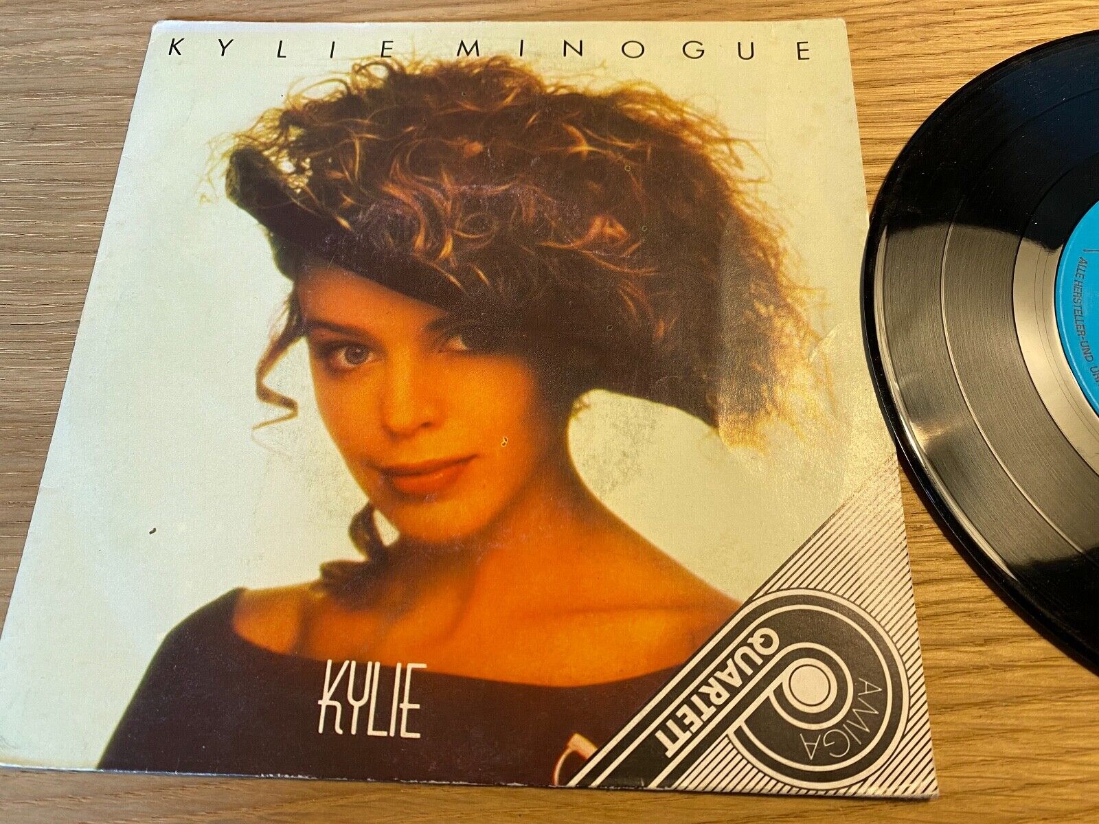 KYLIE MINOGUE "THE LOCO-MOTION/IT´S NO SECRET/I SHOULD BE SO LUCKY" AMIGA AWA 7"