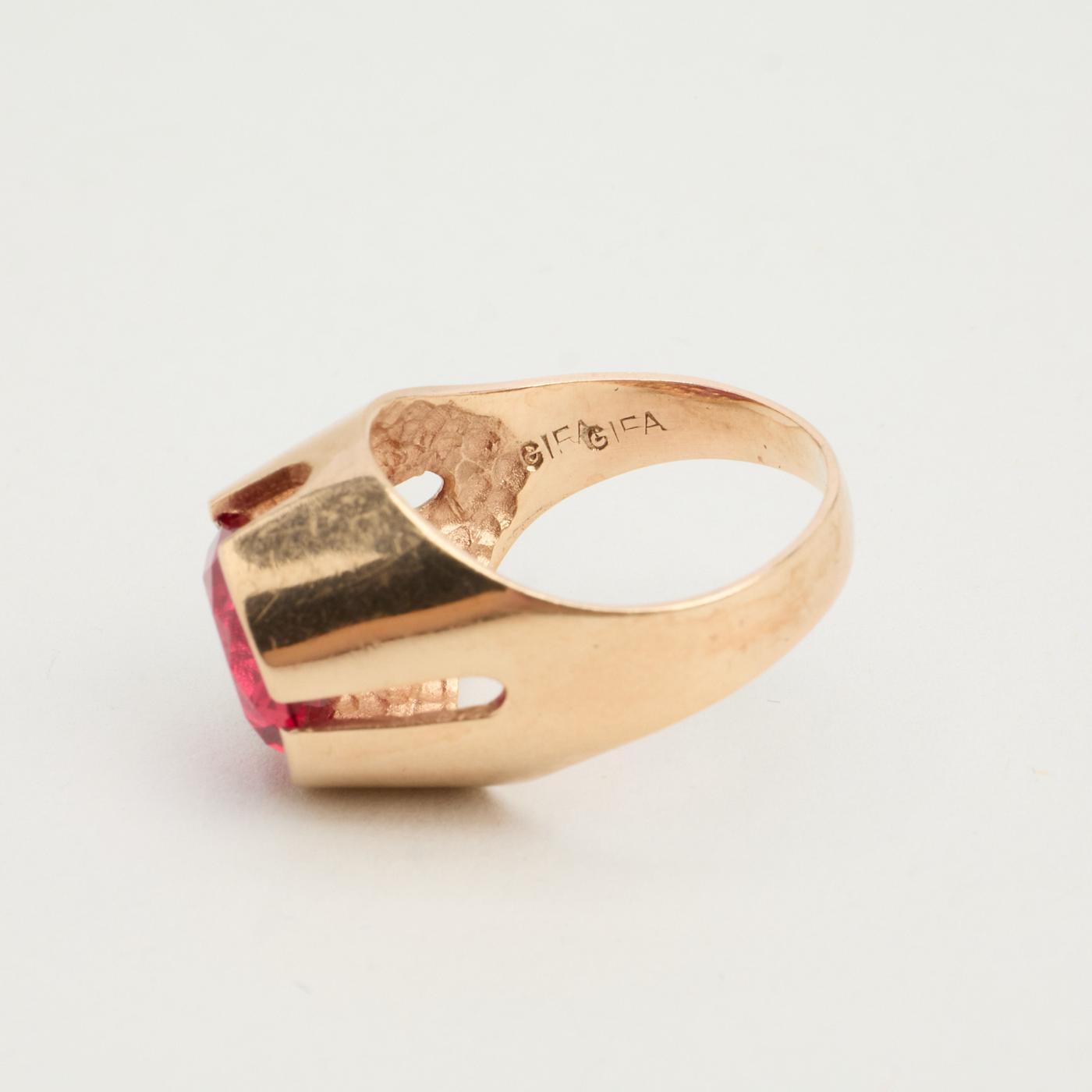 Ring with and synthetic ruby in 8K Gold size 5¼ - 5¾ | Solid Gold