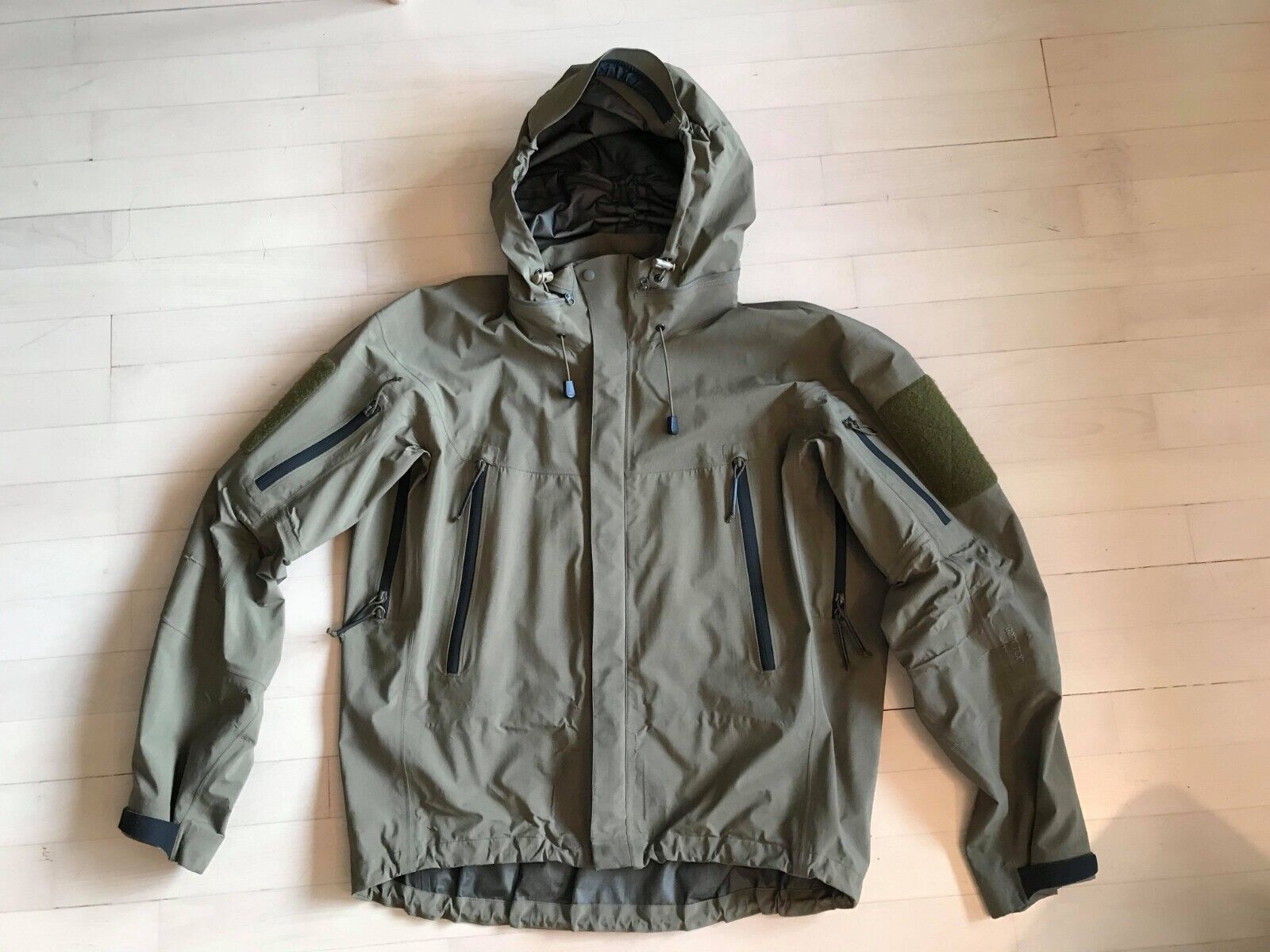 Arc'teryx LEAF Alpha Gen 1