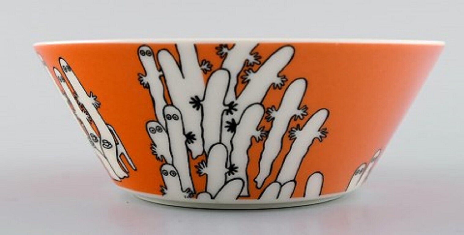 Arabia Finland Two porcelain bowls with motifs from "Moomin" Late 20th C