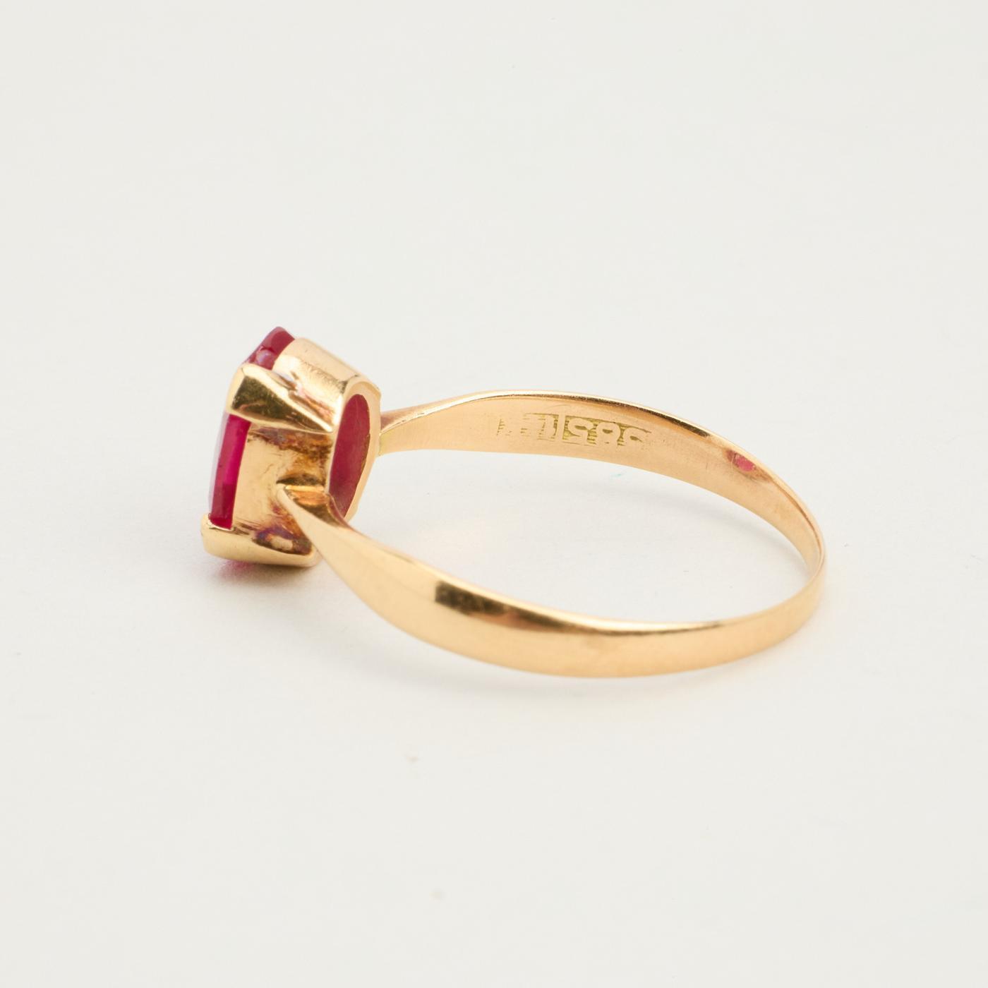 Ring with and synthetic ruby in 14K Gold size 7¼ | Real Genuine Gold