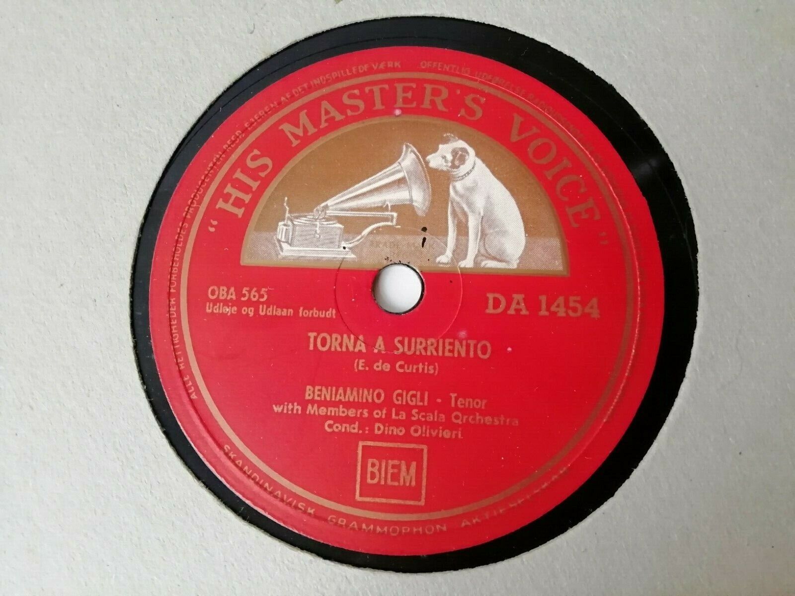 78rpm record:Benjamino GigliMattinataTorna A SurrientoHMV DA 1454