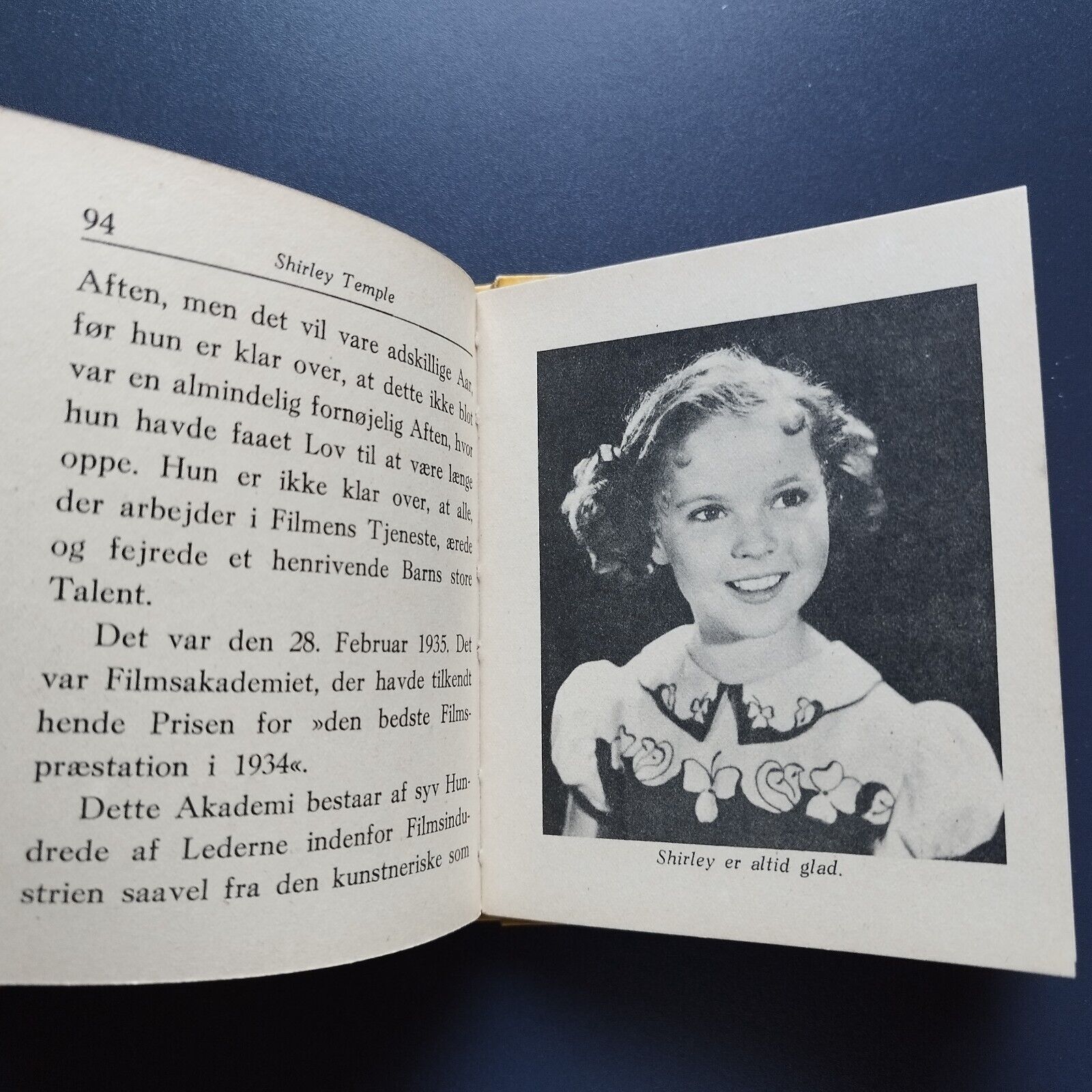 Danish book: Shirley Temple Published in 1940 150 pagesNumerous b/w photos