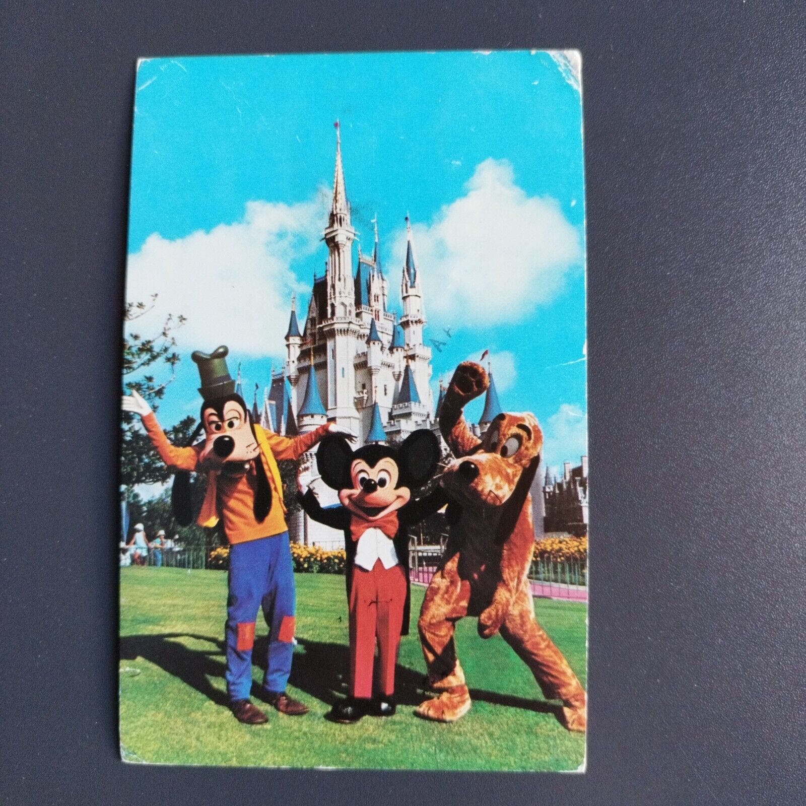 Florida Disney World Mickey And Pals Wellcome Quests To Fantasyland 1977