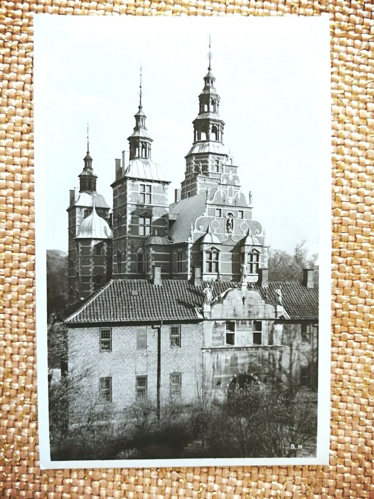 Vintage Danish postcardCopenhagenRosenborg Castle1950sUnused R2