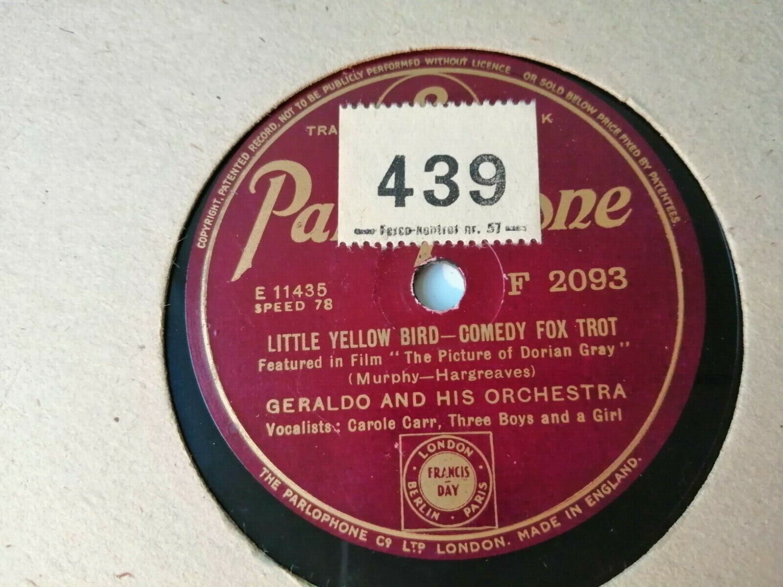 78 RPM GERALDO AND HIS ORCHESTRAI Walked In/Little Yellow BirdCAROLE CARR