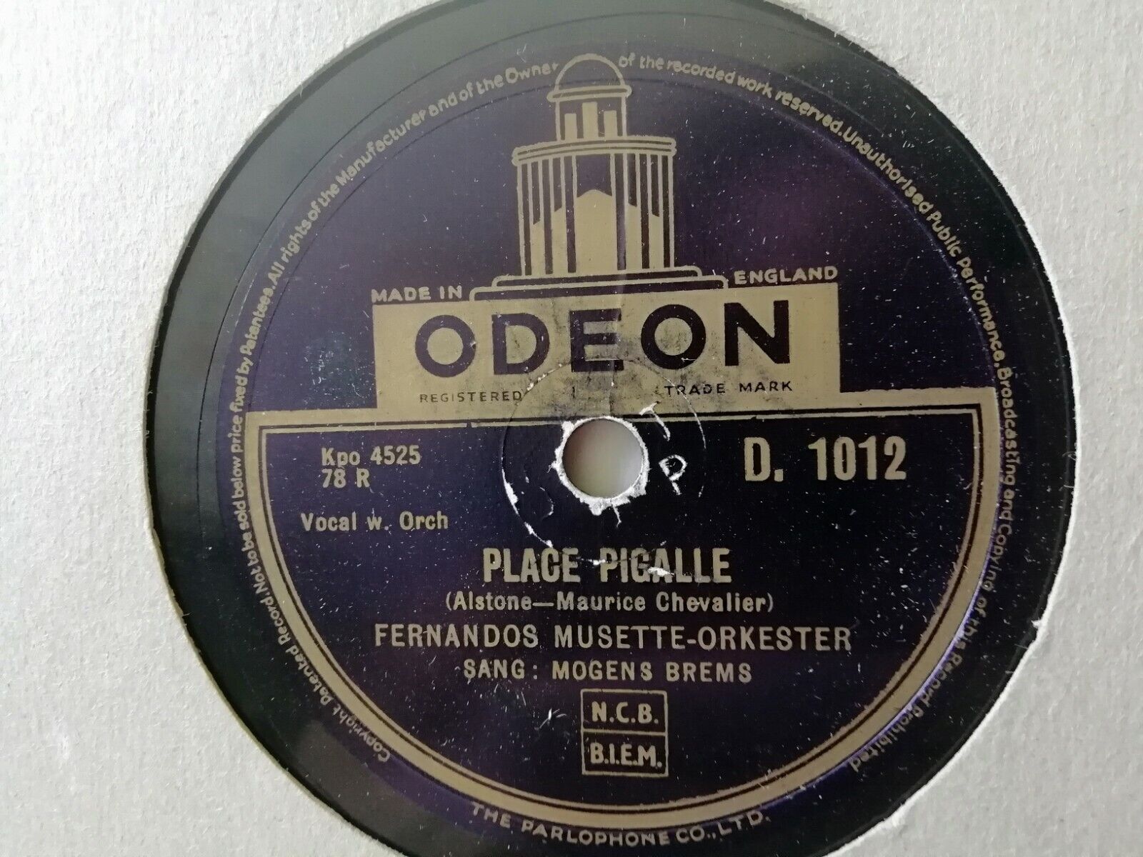 78 rpmFERNANDO'S MUSETTE ORKESTERComme de bien entendu/Place Pigalle