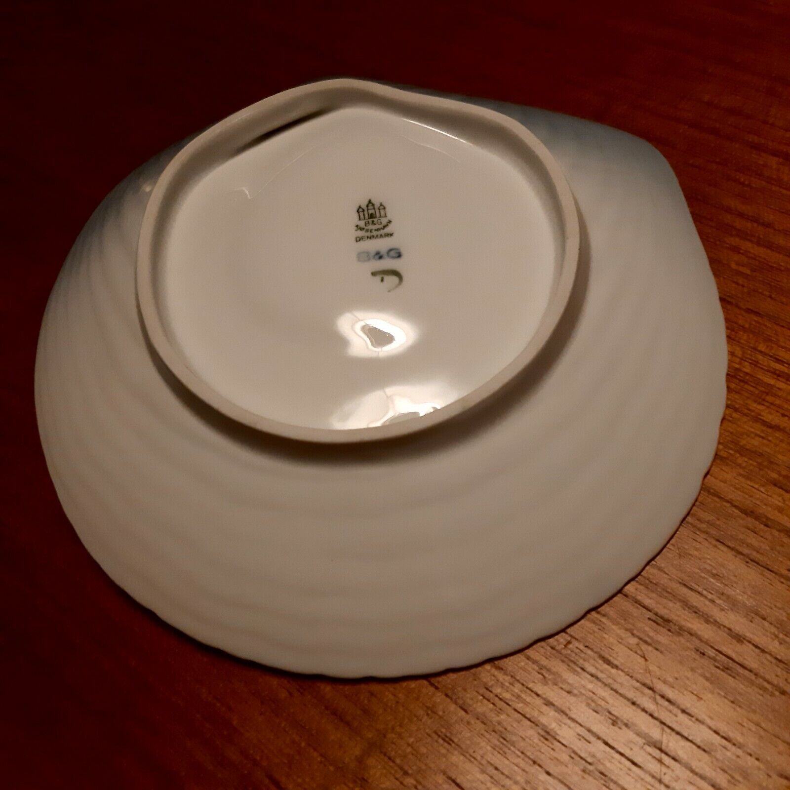 Shell Dish Bing  Grondahl Royal Copenhagen Exhibition design by Dahl-Jensen