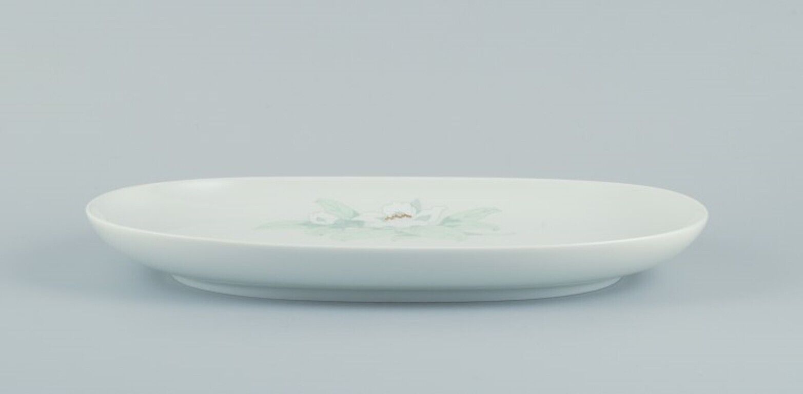 Tapio Wirkkala for Rosenthal Studio-linie Two oval dishes with a flower motif