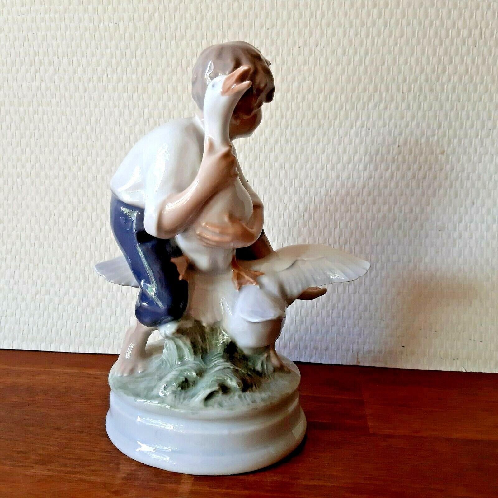 GOOSE-THIEF # 2139 by Chr Thomsen for ROYAL COPENHAGEN Denmark Factory First