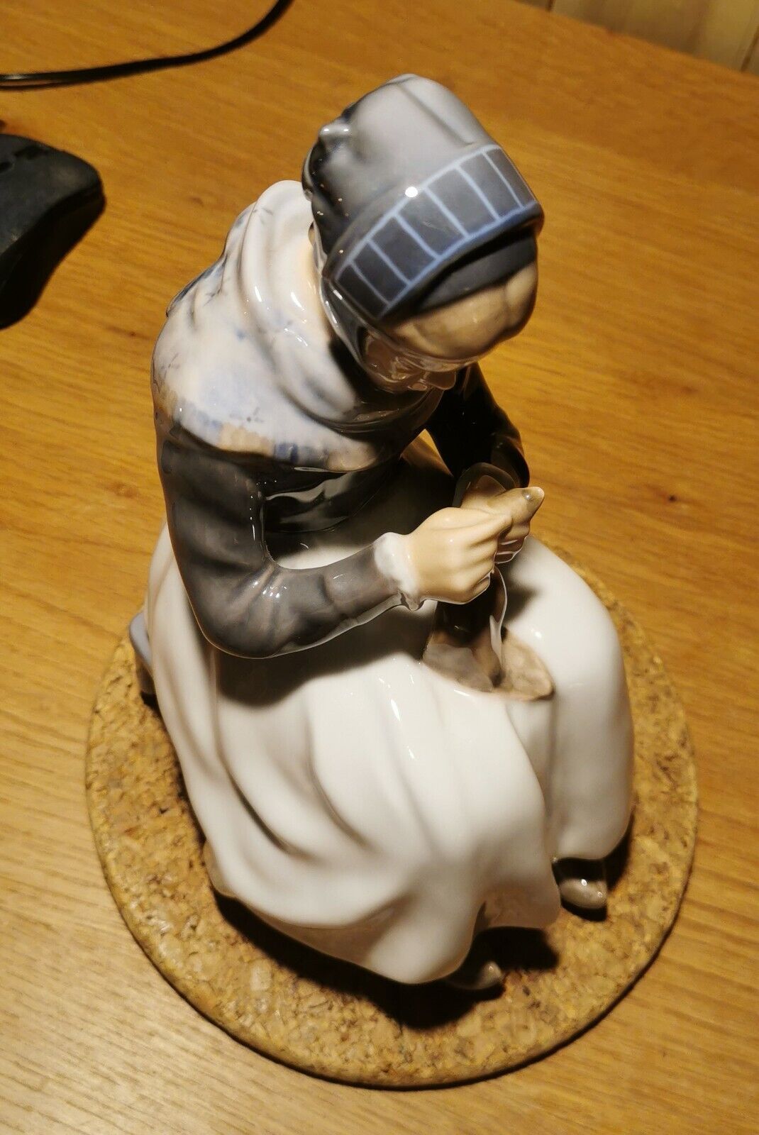 Huge Royal Copenhagen 1317 Amager Girl Knitting Figurine Woman Benter Lotte