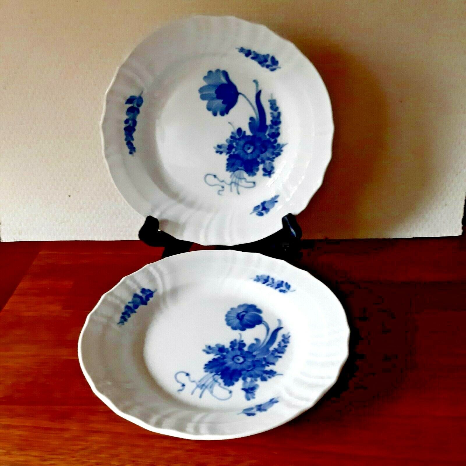 2 x BLUE FLOWER CURVED 20 cm Plates # 620 (Old # 10-1624) Royal Copenhagen 1st