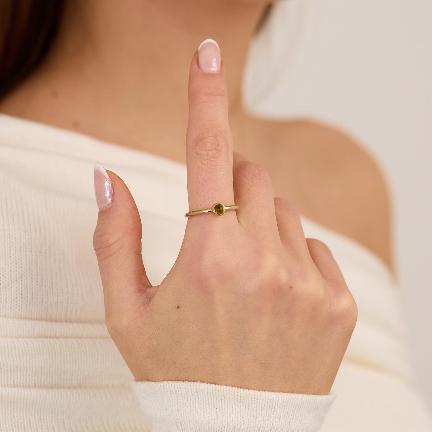 Ring with and peridot in 8K Gold size 6¾ | Real Genuine Gold