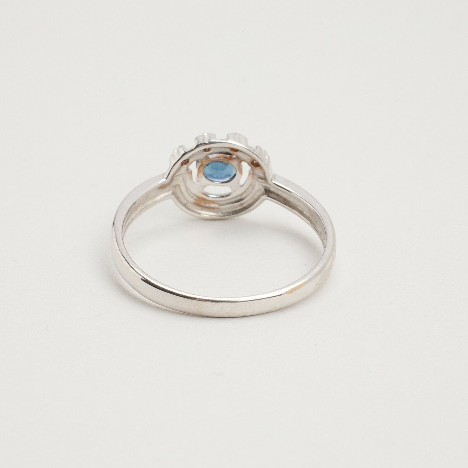 Ring with and sapphirewith diamond (002 ct) in 14K White gold size