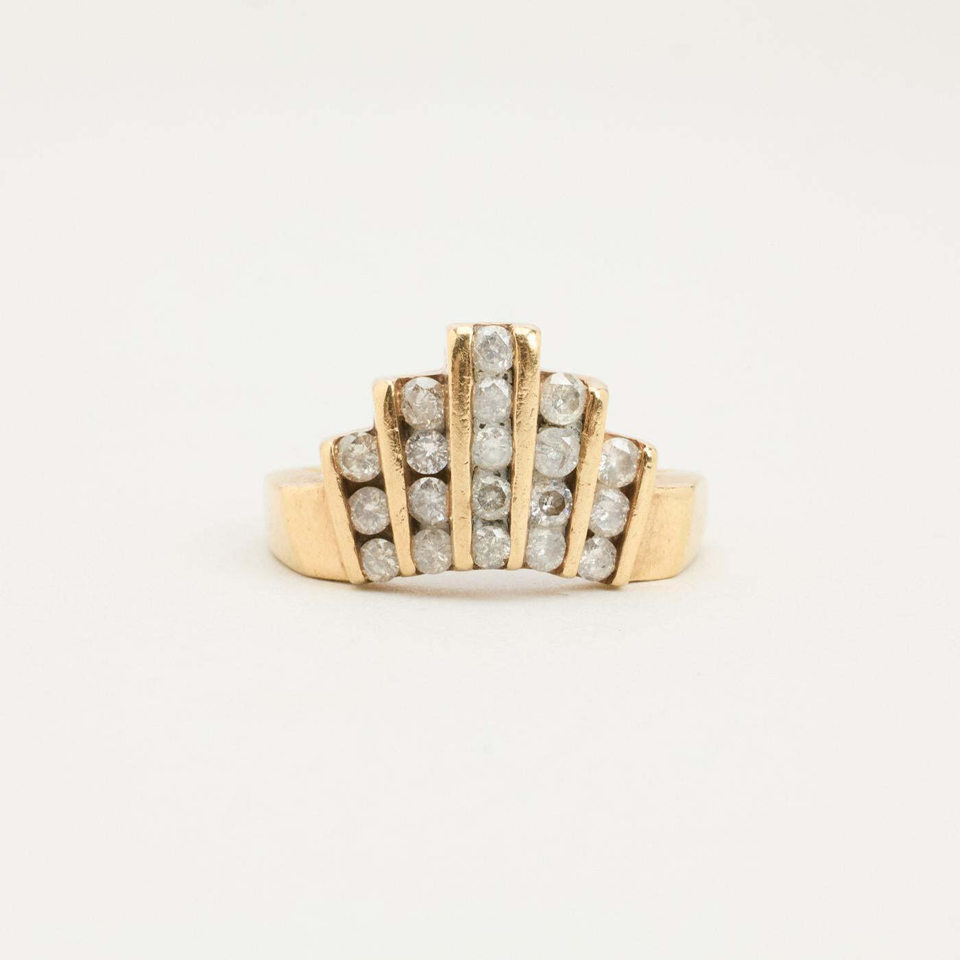 Ring with diamond in 10K Gold size 8¾ | Solid Gold | Minimalistic Gold