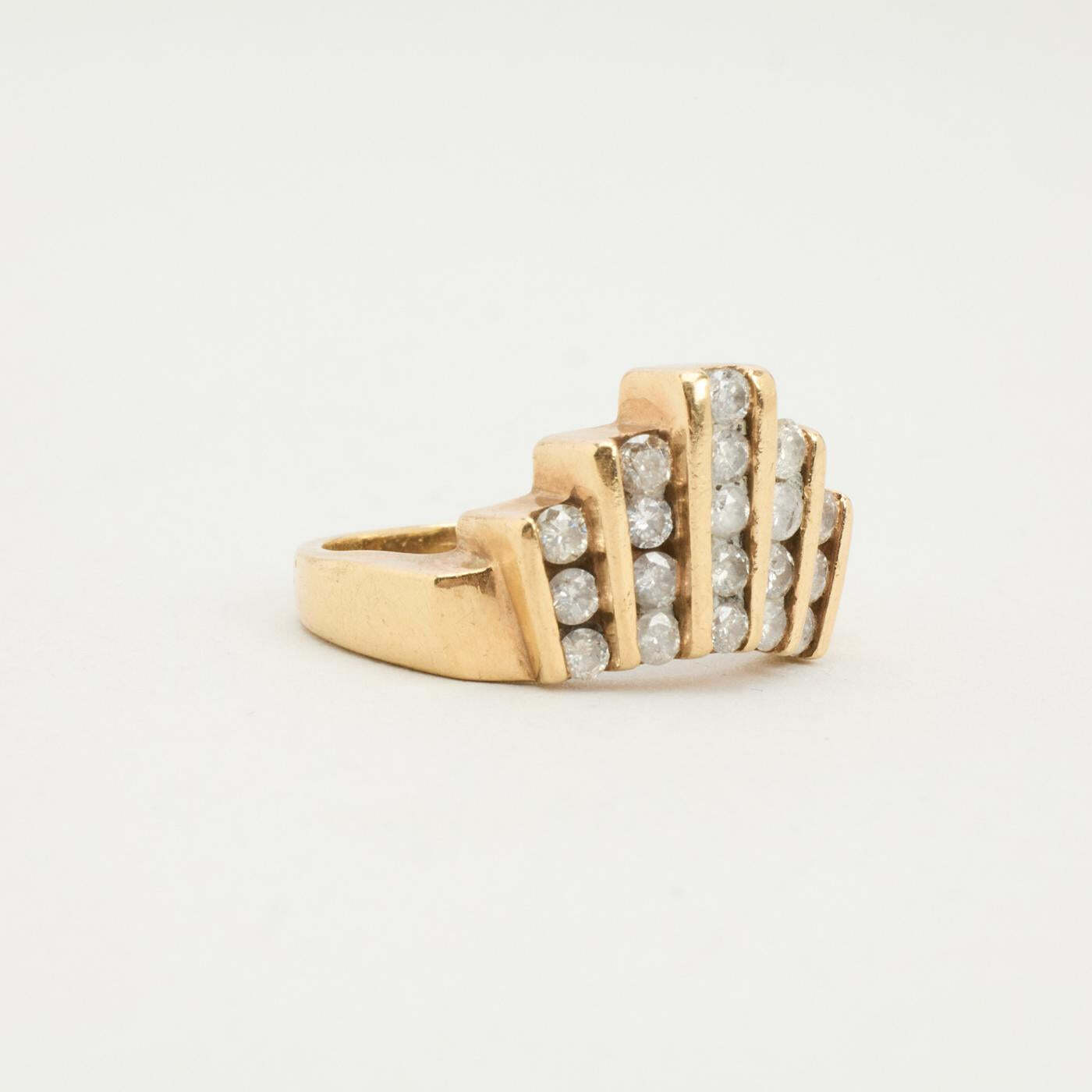 Ring with diamond in 10K Gold size 8¾ | Solid Gold | Minimalistic Gold