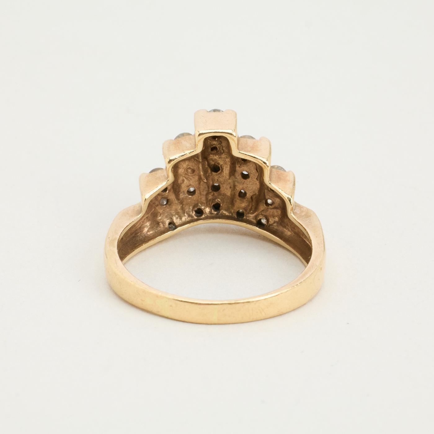 Ring with diamond in 10K Gold size 8¾ | Solid Gold | Minimalistic Gold