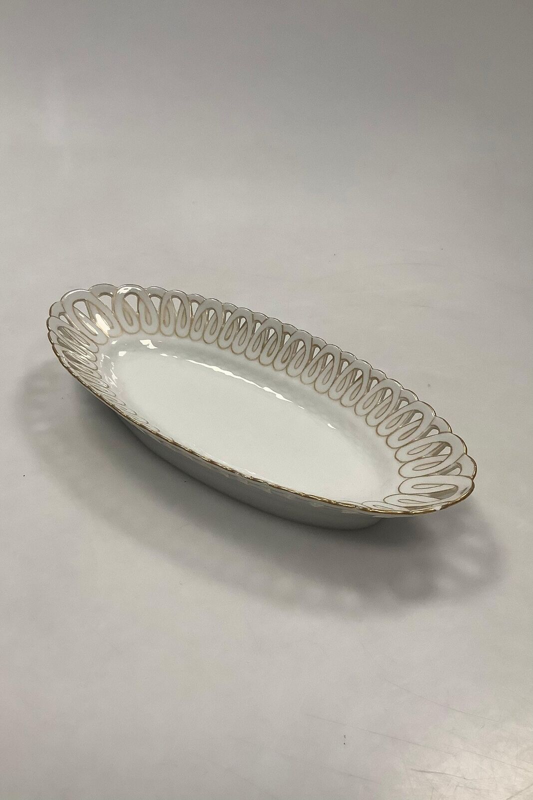 Bing and Grondahl Hartmann Oval Openwork Bowl Measures 226cm x 105cm Has a few