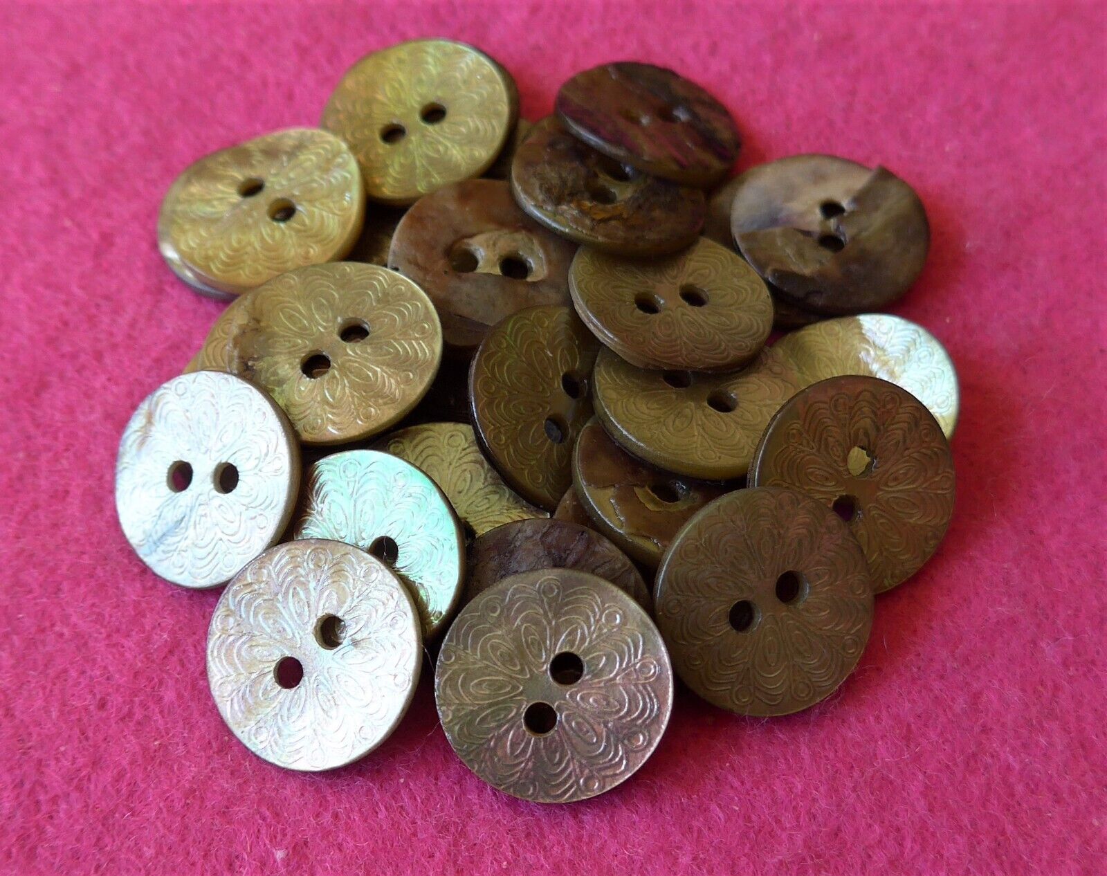 SALE -  33 BROWN MOTHER OF PEARL IRIDESCENT MOP buttons stenciled design (88)