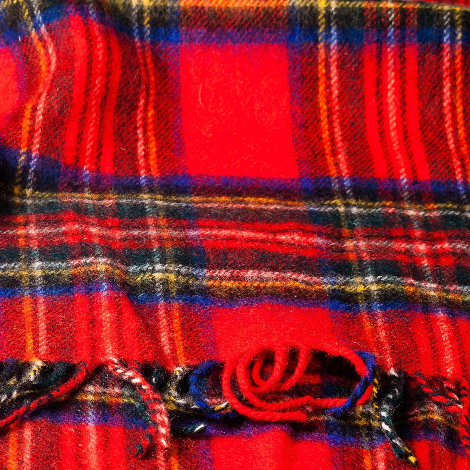 JOHNSTONS of ELGIN Royal Stewart Red Tartan Check Wool Scarf