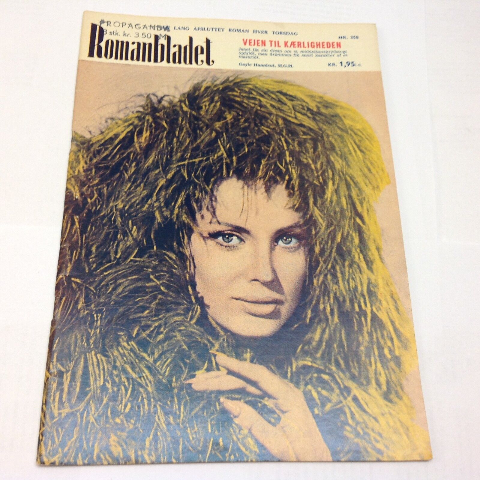 Gayle Hunnicut MGM Front Cover Photo Vintage 1960s Danish Magazine Romanbladet