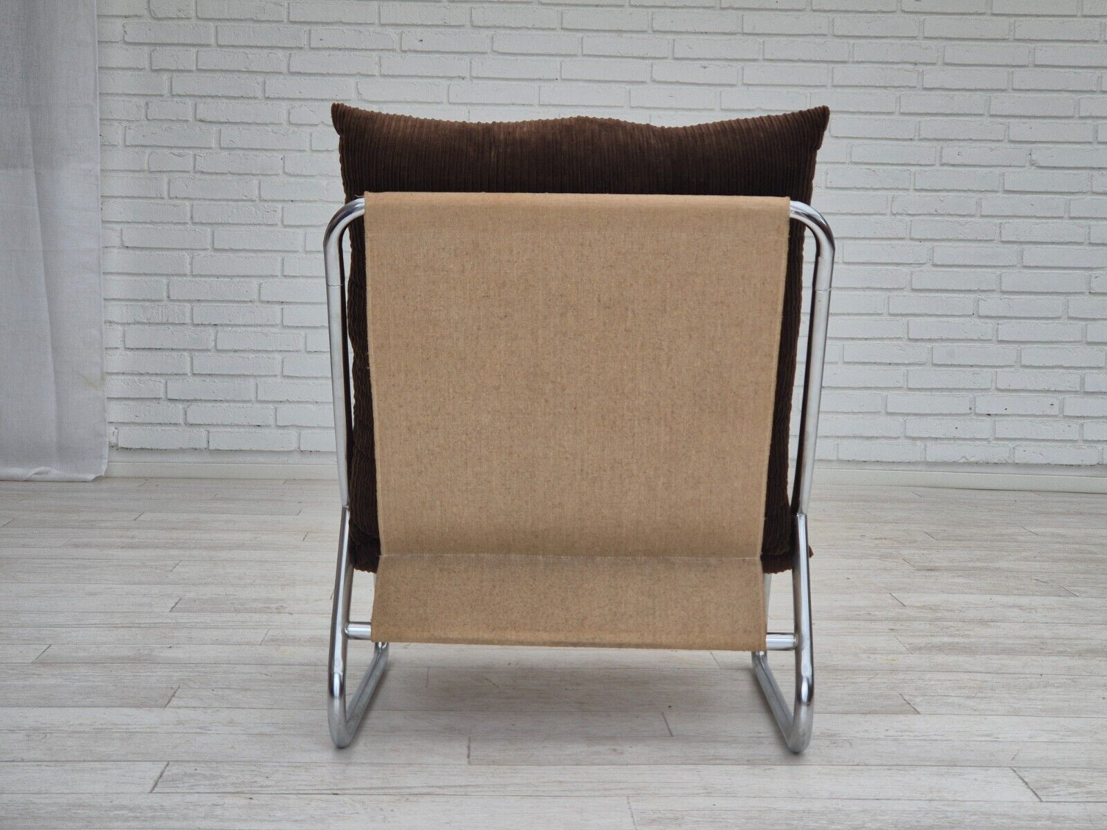 1970s British design by Peter Hoyte "Sling" lounge chair corduroy original