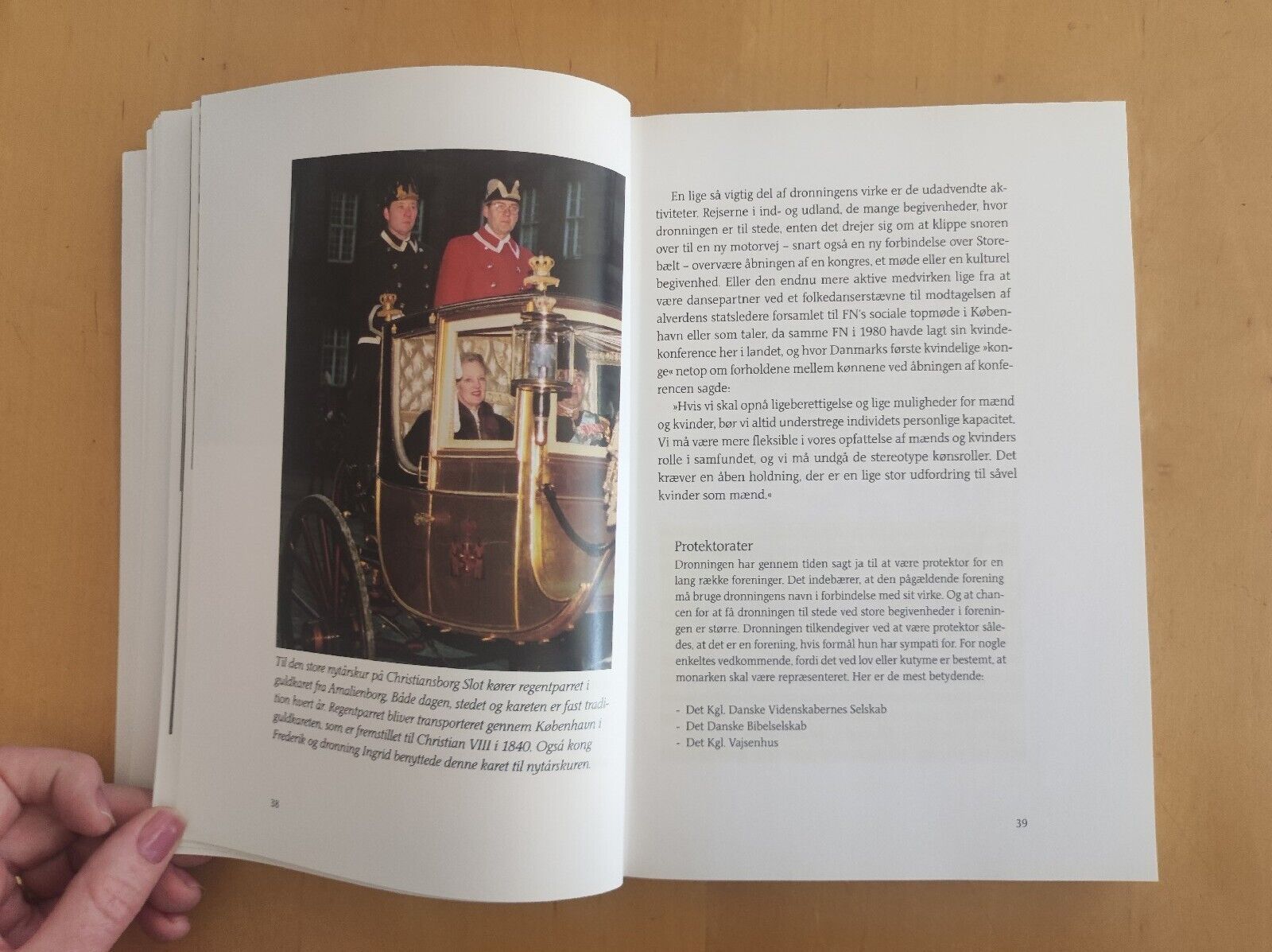 Royal Book Denmark Queen MARGRETHE Prince Henrik Frederik Joachim Alexandra Bo20