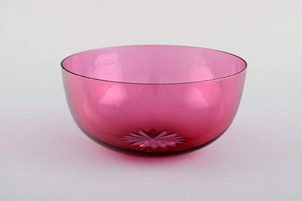 Set of twelve Holmegaard bowls in pink art glass Danish design mid-20th C