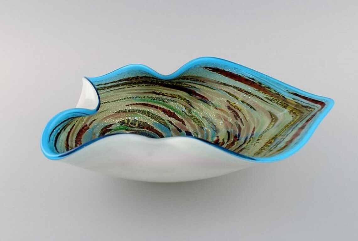 Large Murano bowl in polychrome mouth-blown art glass with wavy edge